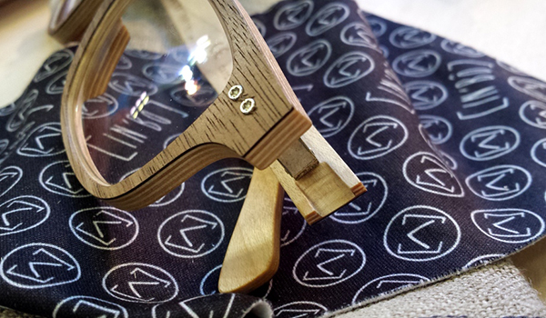 Lunettes en bois In B Opticien ind pendant Marianne Optique